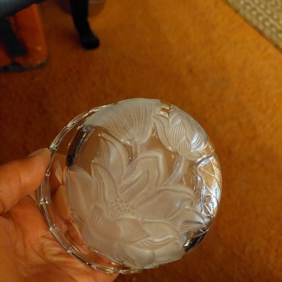 Vintage* 90s Kig Frosted Lotus Cut Glass Candy/Trinket Dish - Picture 2 of 7